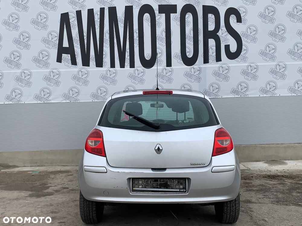 RENAULT CLIO 2005 *SAMOCHÓD NA CZĘŚCI* 2633 MASKA, LAMPA, DRZWI, LUSTERKO, ZDERZAK, GRILL, BŁOTNIK, KLAPA, BELKA, DESKA, FOTELE, KANAPA, ĆWIARTKA, KIEROWNICA, TARCZE, ZACISKI, ZAWIESZENIE, KOMPLETNY PRZÓD, KOMPLETNY TYŁ, LICZNIK, ZEGARY, PRAWE LEWE PRZÓD TYŁ - 2
