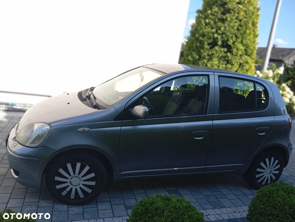 Toyota Yaris 1.0 Base - 6