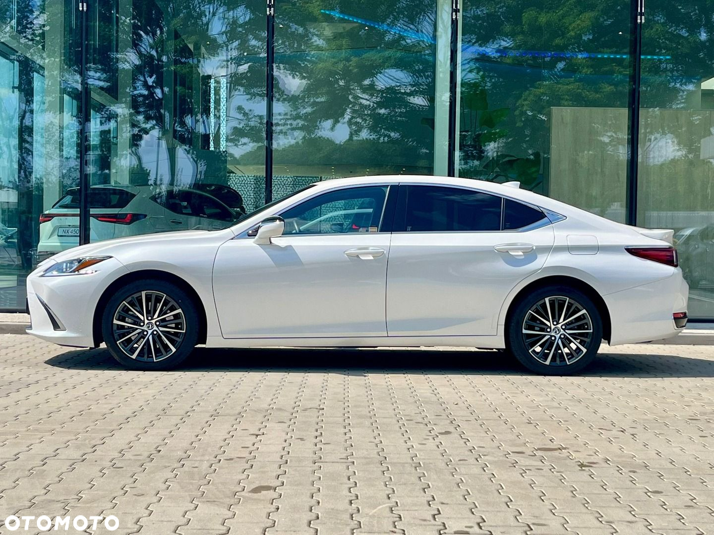 Lexus ES - 3