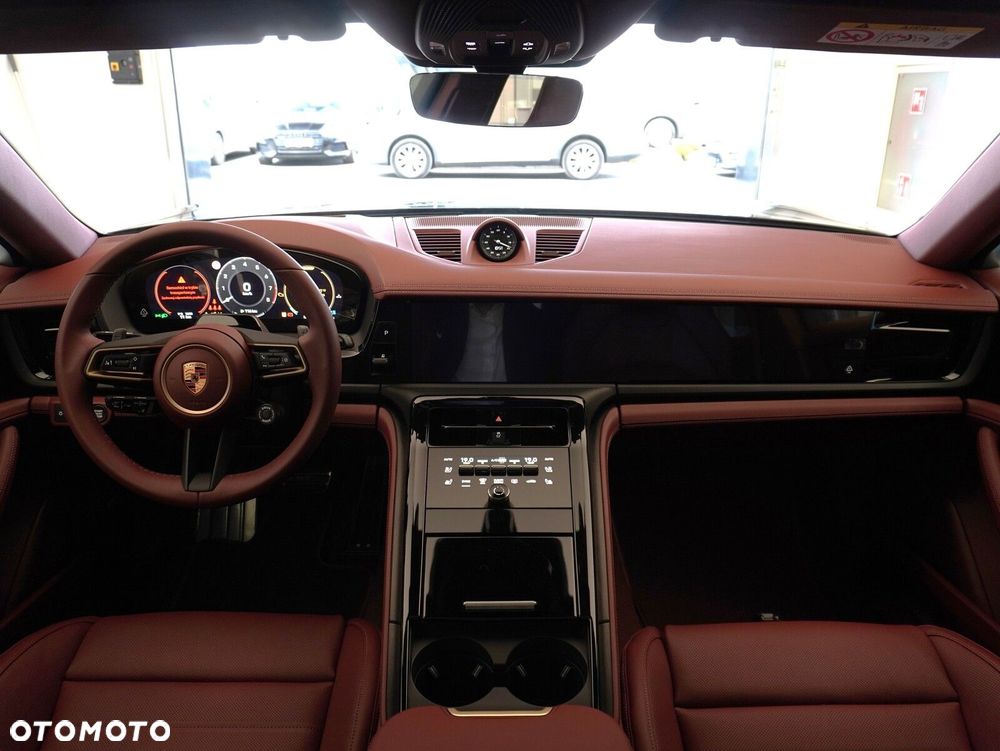 Porsche Panamera 4 - 37