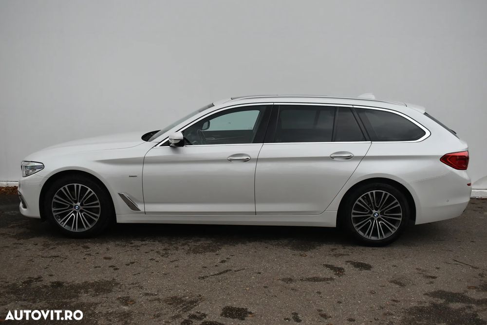 BMW Seria 5 520d xDrive Touring Aut. Luxury Line - 2