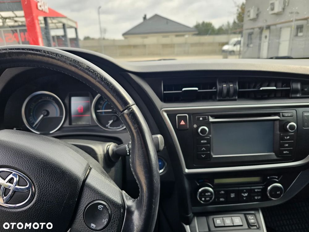 Toyota Auris 1.8 HSD Luna - 17