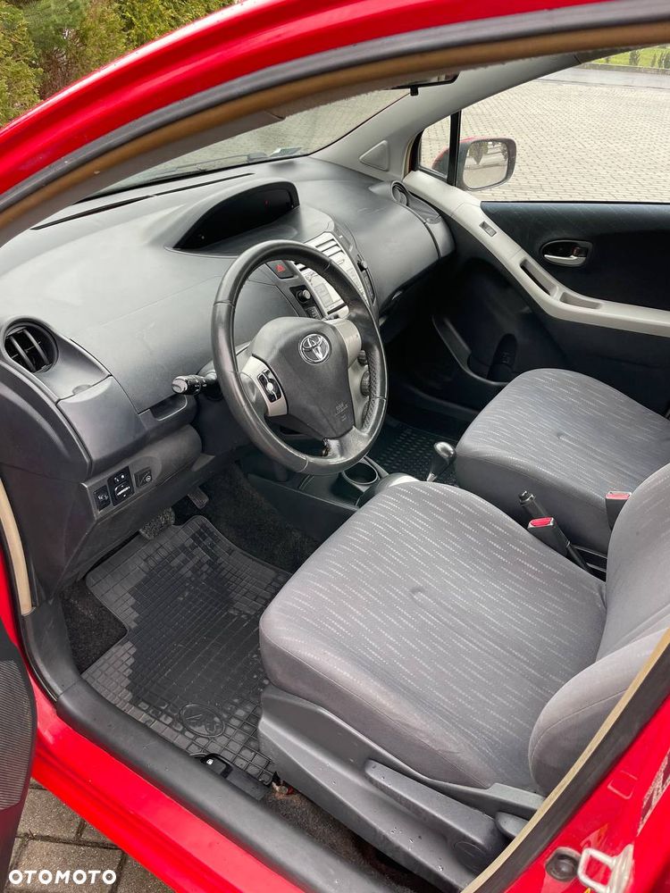 Toyota Yaris 1.3 Sol Premium MM - 8