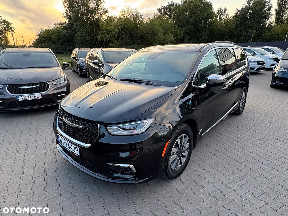 Chrysler Pacifica - 29