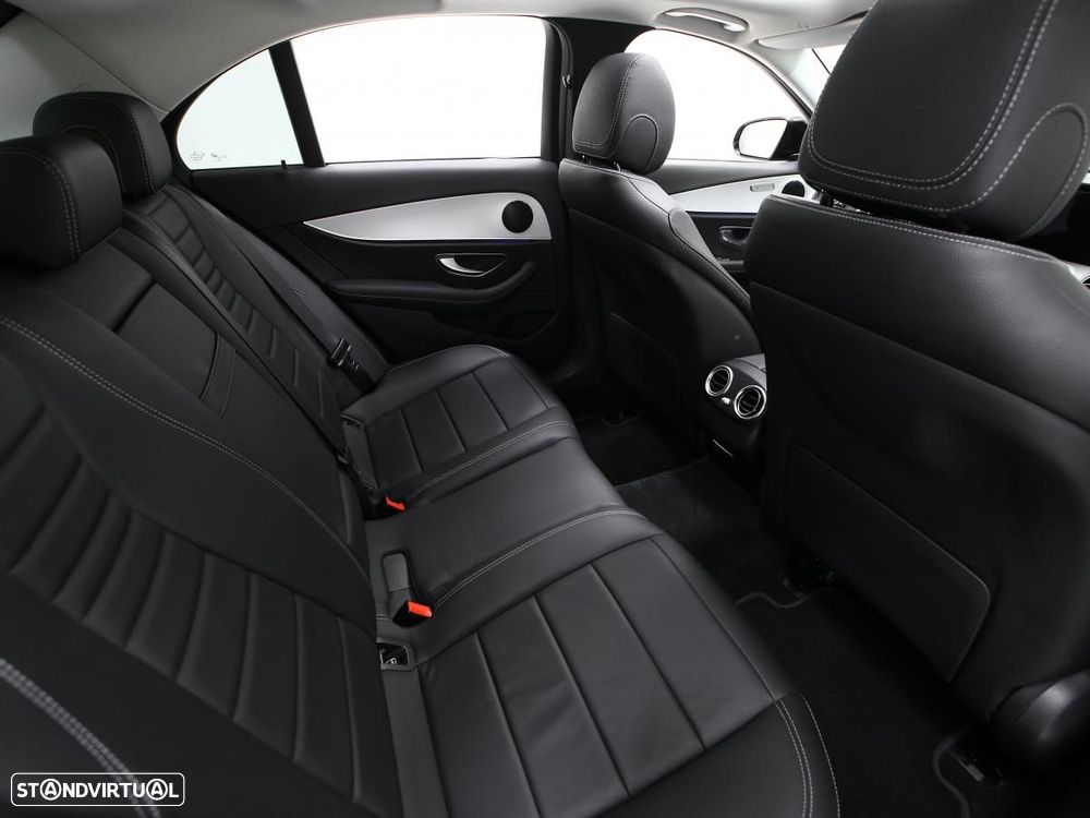 Mercedes-Benz E 300 de Avantgarde 4Matic - 11