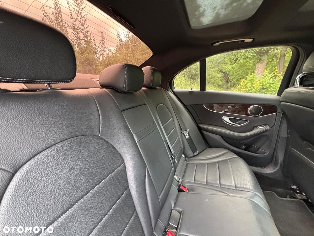 Mercedes-Benz Klasa C 300 9G-TRONIC AMG Line - 10