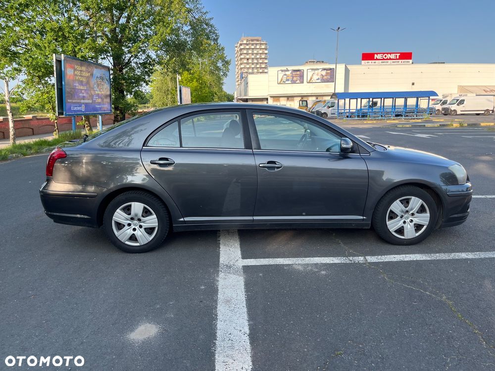 Toyota Avensis 2.0 D-4D Sol - 23