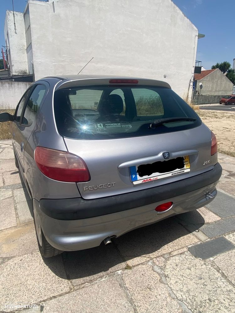 Peugeot 206 1.1 Color Line - 3