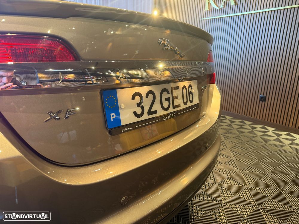 Jaguar XF 4.2 V8 Premium Luxury - 13