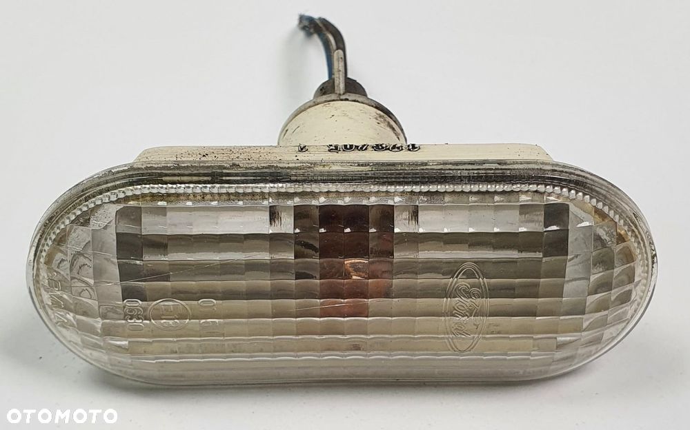 KIERUNKOWSKAZ BŁOTNIKA PRAWY PRZÓD FORD FOCUS C-MAX MK1 4M5A-13K309-AA - 1