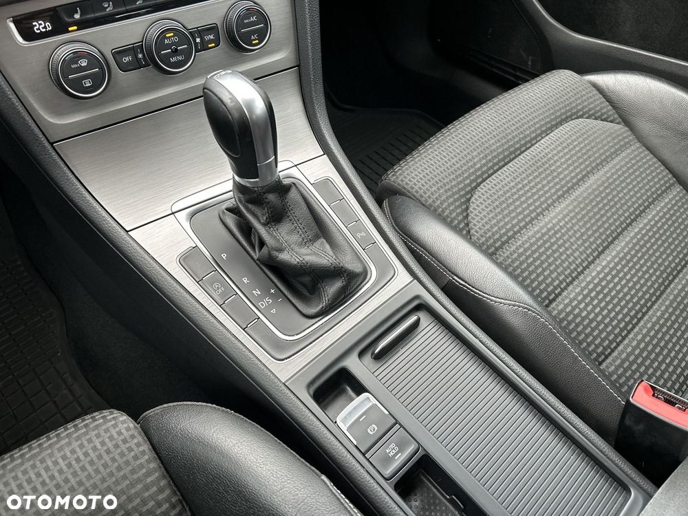 Volkswagen Golf VII 1.6 TDI BMT Highline DSG - 20