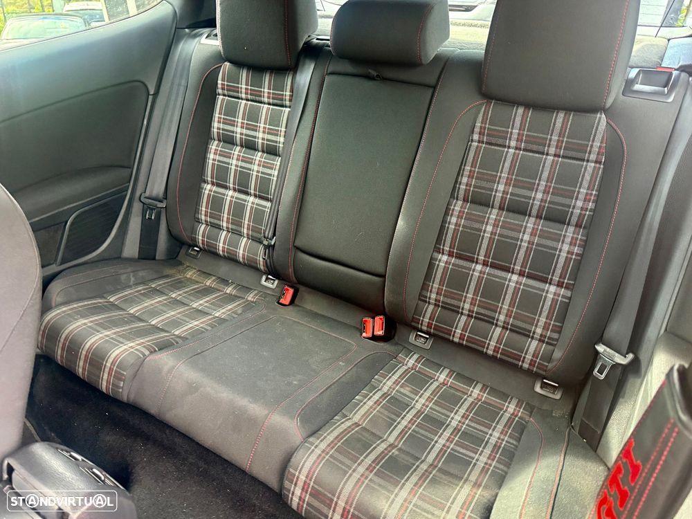 VW Golf 2.0 TSi GTI DSG - 41