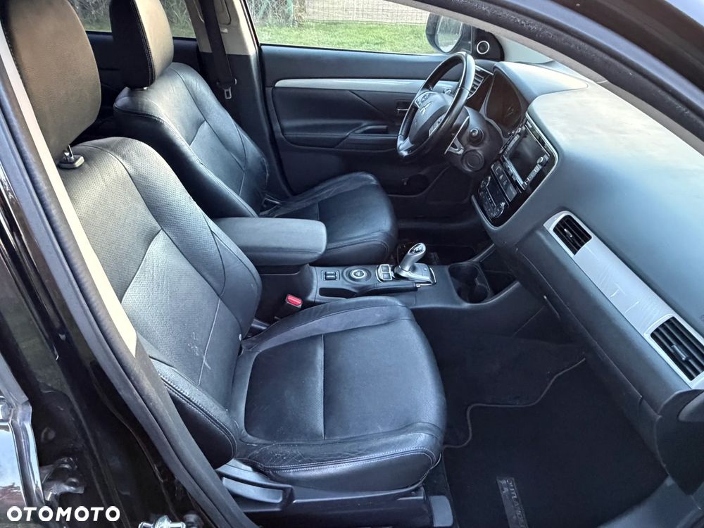 Mitsubishi Outlander Intense + - 22