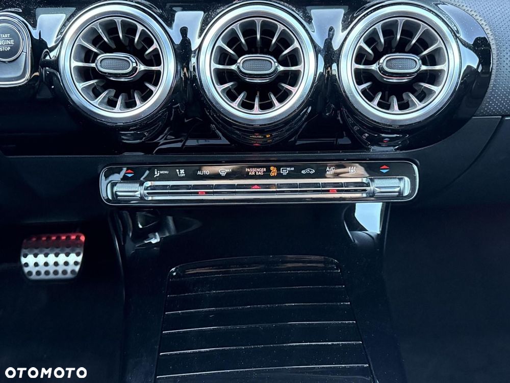 Mercedes-Benz CLA - 21