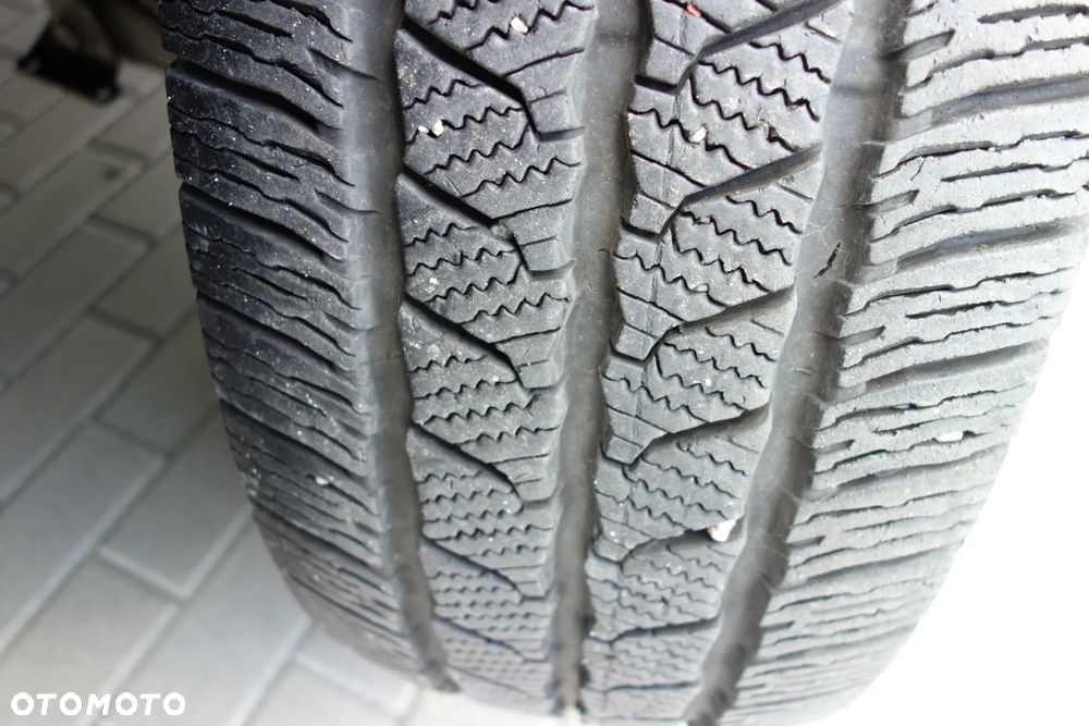 Ford Transit 2.0 Ecoblue 170 KM Skrzynia 3.75 M Klima - 16