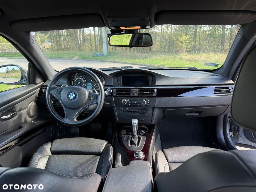 BMW Seria 3 330d xDrive - 12