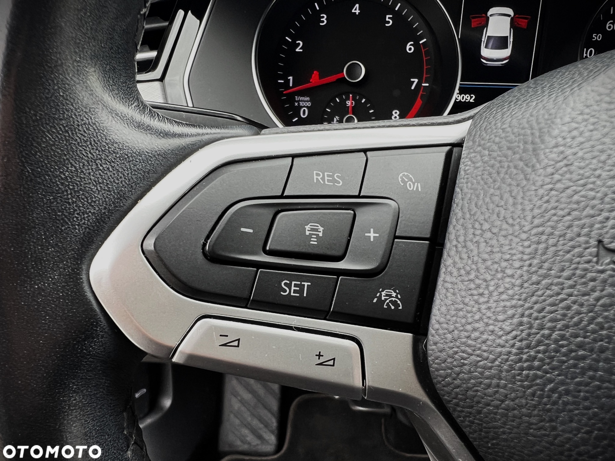 Volkswagen Passat 1.5 TSI EVO Business - 33