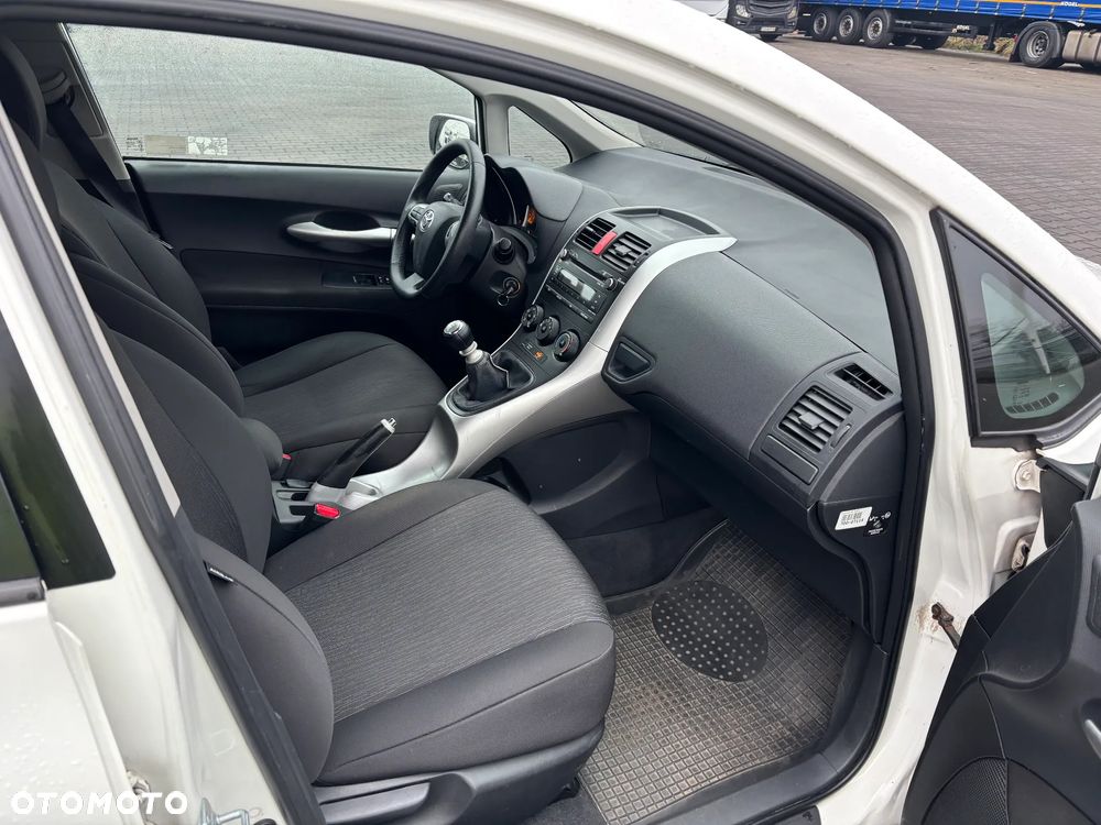Toyota Auris 1.4 D-4D Luna EU5 - 9