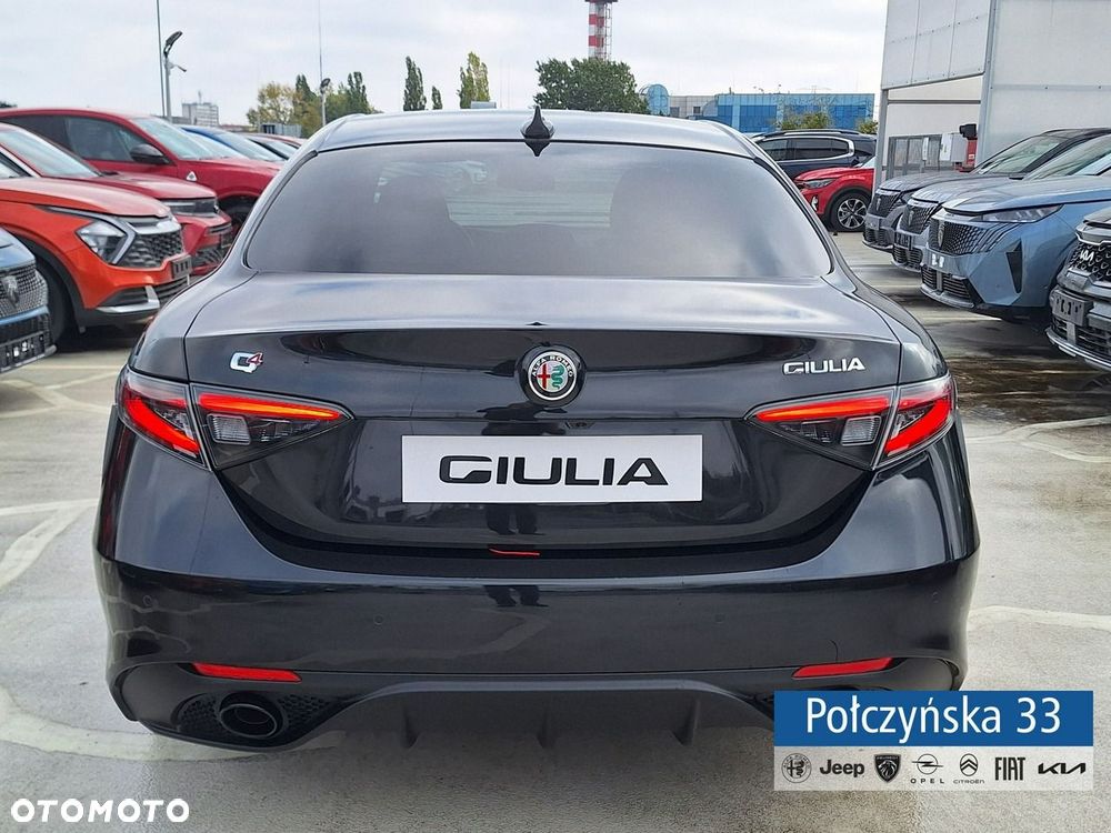 Alfa Romeo Giulia - 11