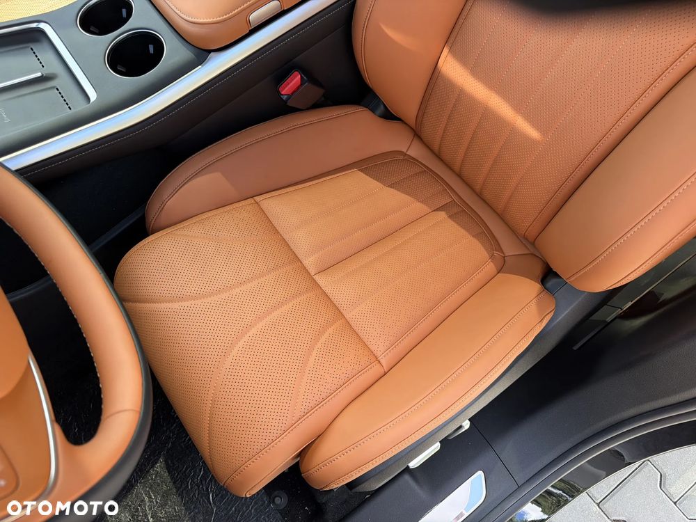 XPeng G9 94.6 kWh AWD Performance - 13