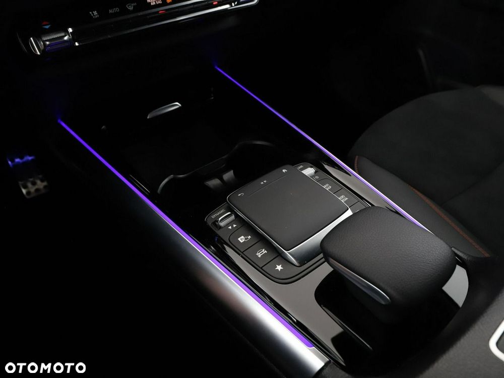Mercedes-Benz GLA 200 AMG Line - 33