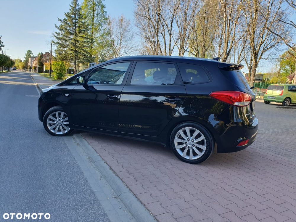 Kia Carens 1.6 GDI Attract - 28