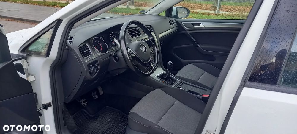 Volkswagen Golf - 9