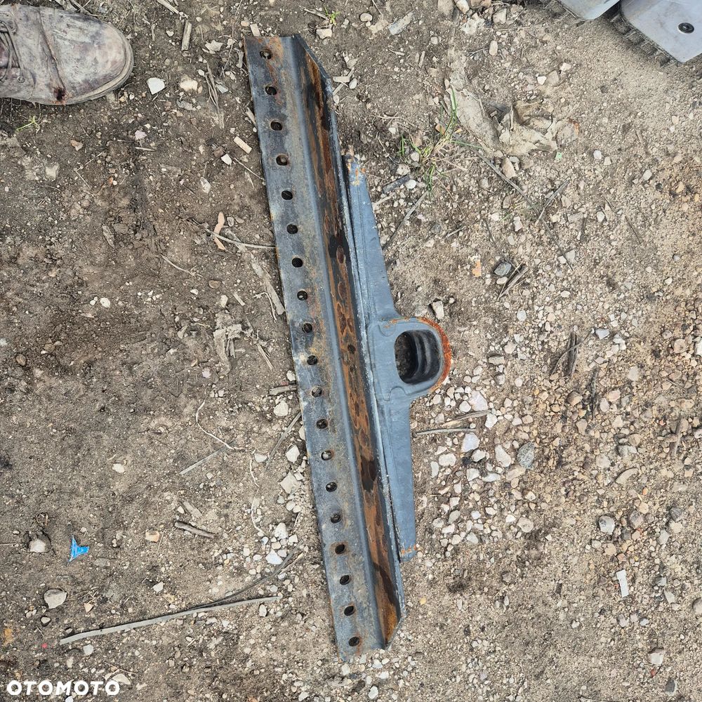 Łapy Siodła Volvo FH4 FH13  200mm JOST - 5