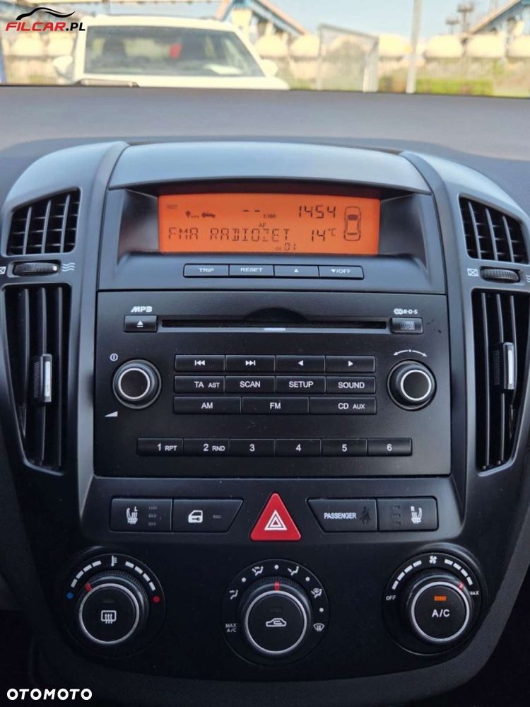 Kia Ceed - 14
