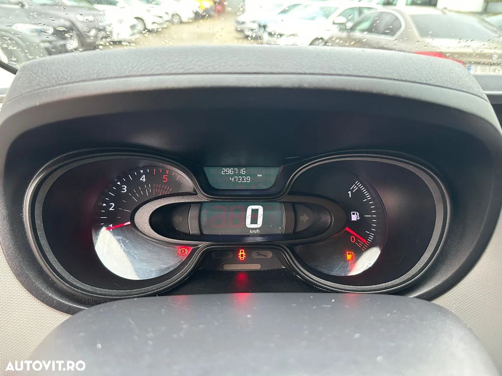 Renault Trafic - 13