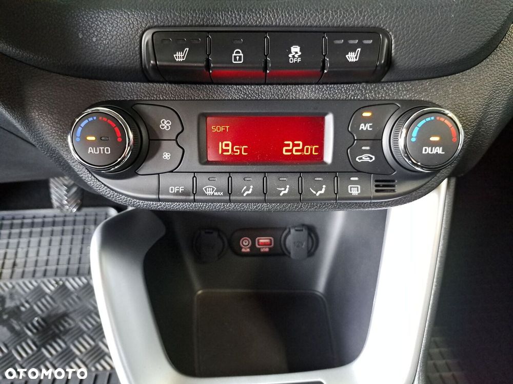 Kia Ceed - 24