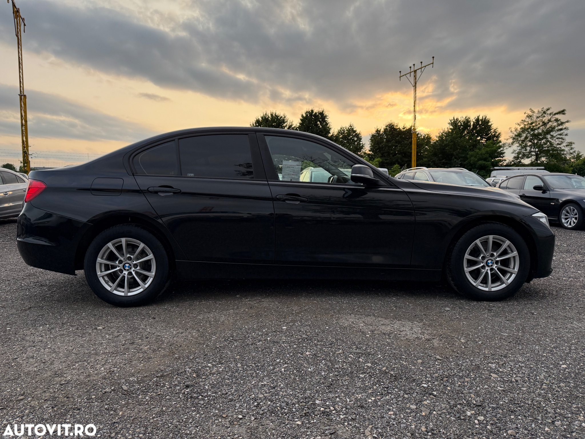 BMW Seria 3 320d Sport Line - 6
