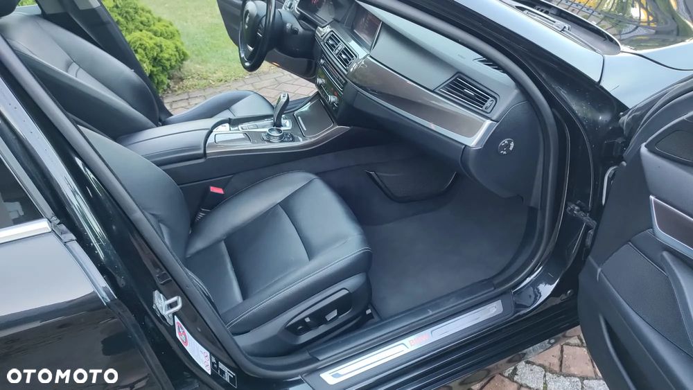 BMW Seria 5 520d xDrive Touring Modern Line - 28