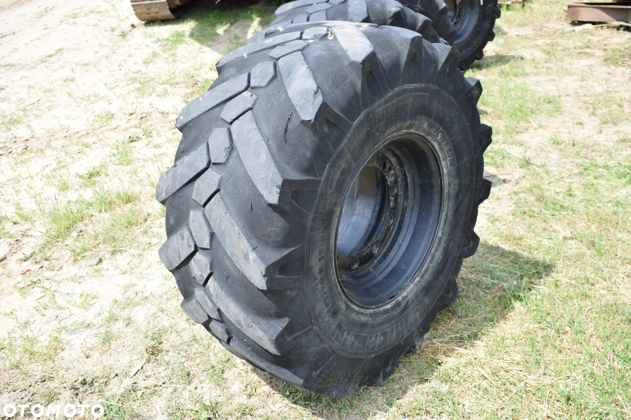Koła R19 Michelin 18-19.5 do koparki 445/70 R 19.5 - 8