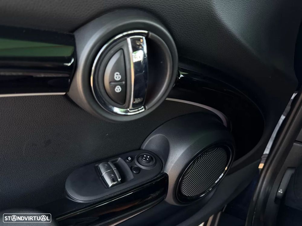 MINI 3 Portas Cooper Sport Edition Auto - 17