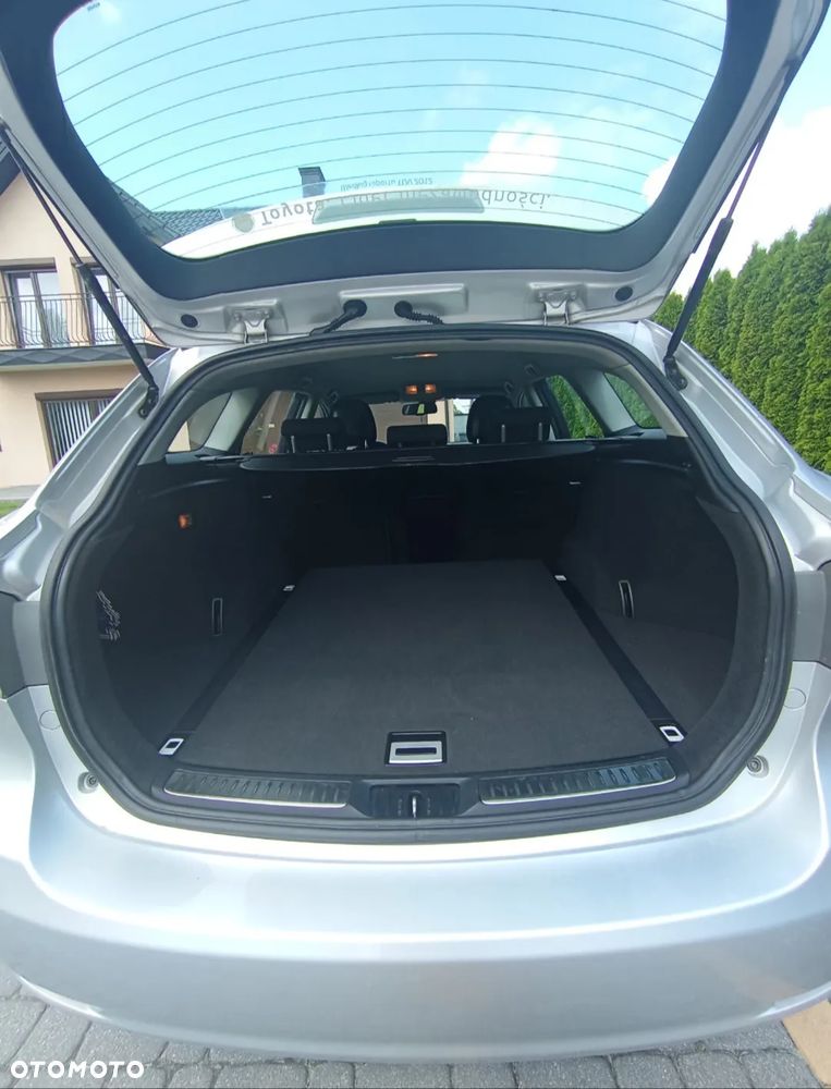Toyota Avensis 2.0 D-4D Active - 8