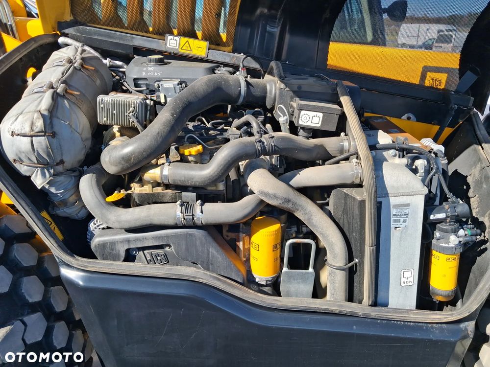 JCB 560-80 AGRI PLUS - 9