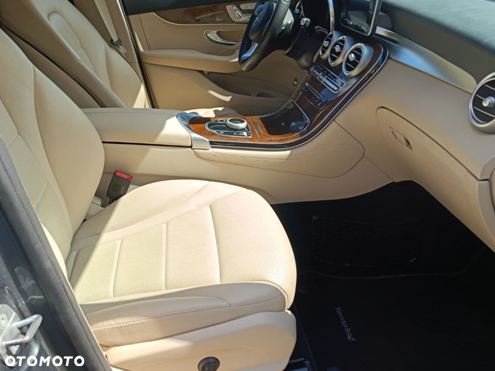 Mercedes-Benz GLC - 28