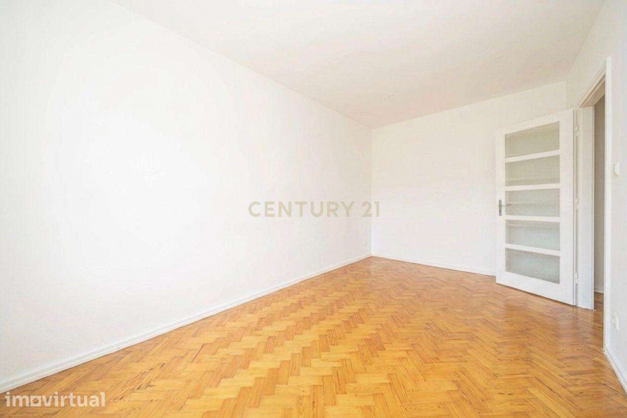 Apartamento T2 totalmente remodelado junto ao Hospital de São Bernardo - Grande imagem: 4/42