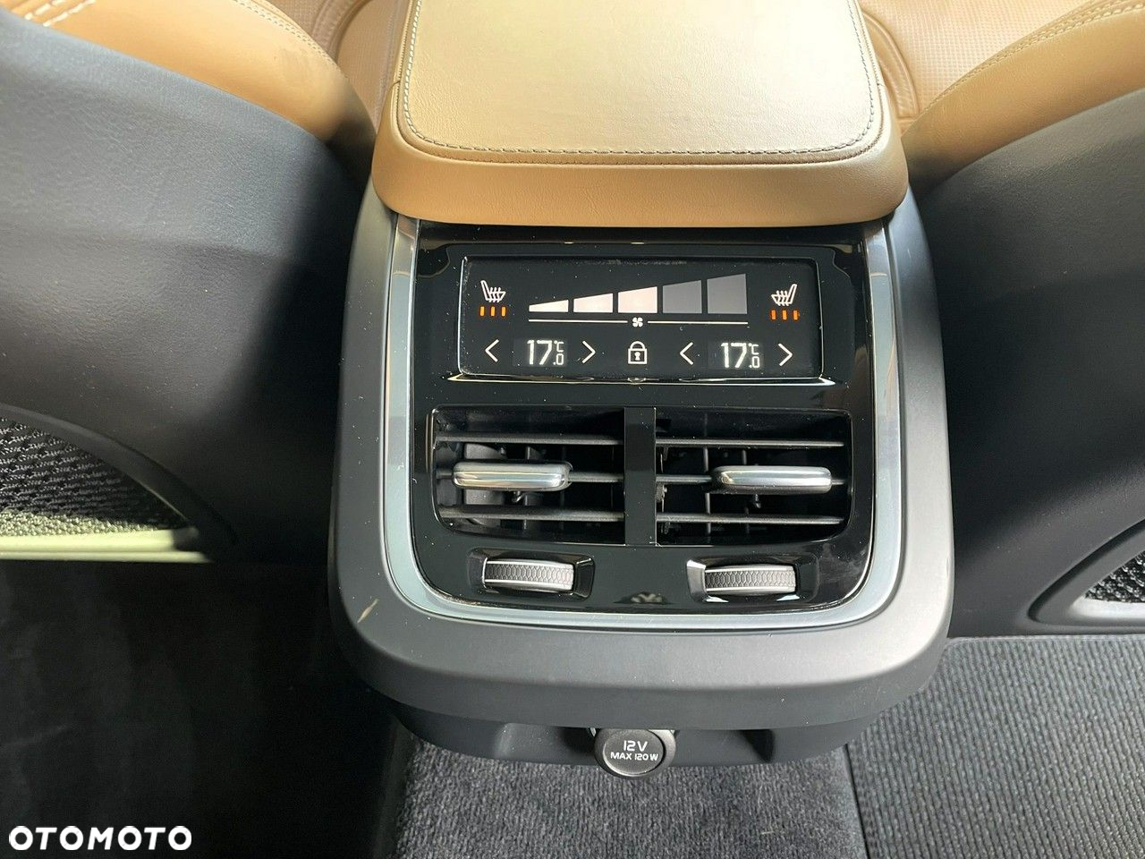 Volvo V90 Cross Country T6 AWD - 31