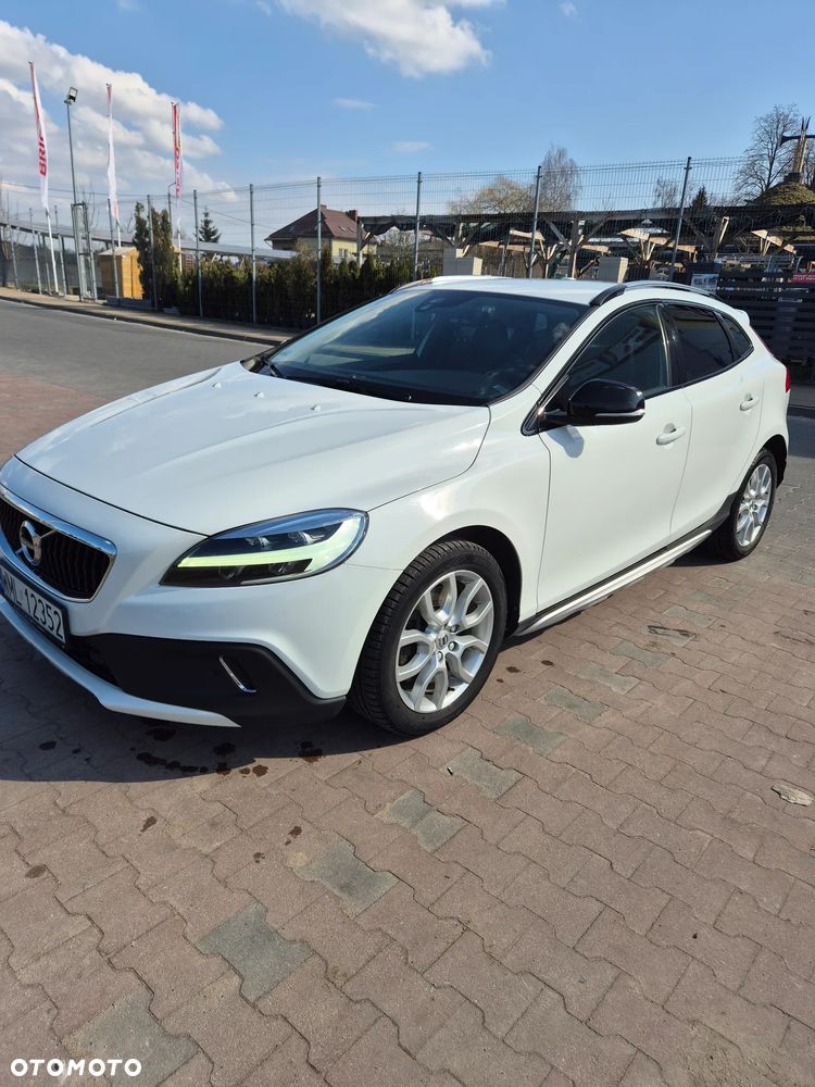 Volvo V40 Cross Country - 10