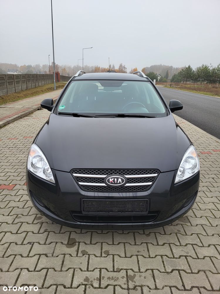 Kia Ceed - 9