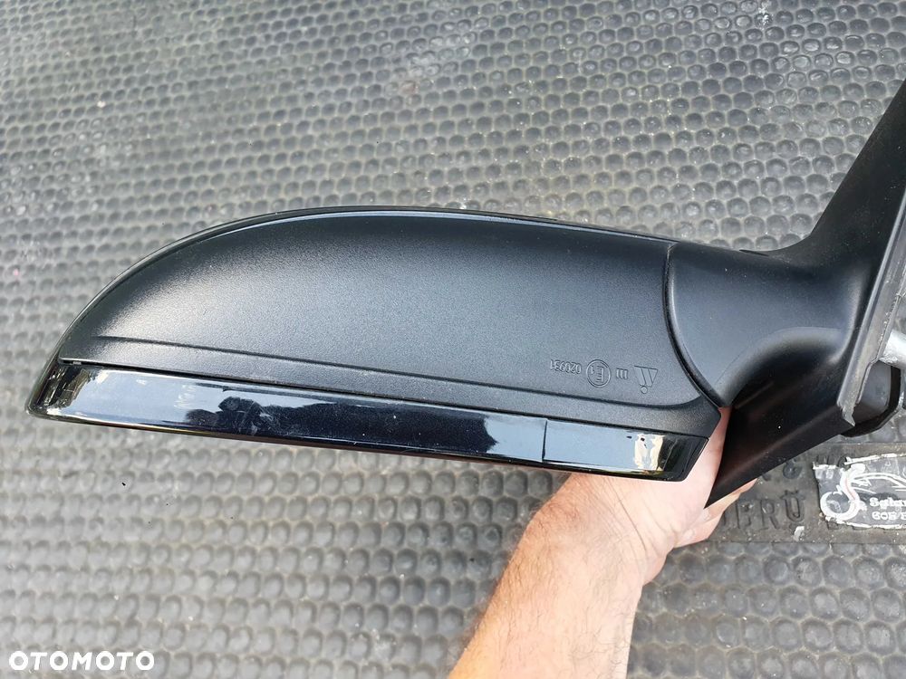 Lusterko Zewnetrzne Prawe LZ9Y 6 pin Czarne UK Angielskie AUDI A4 B8 - 11