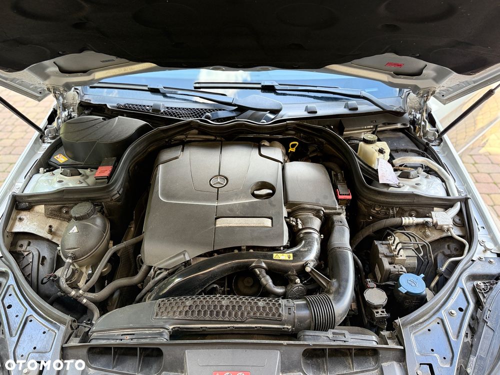 Mercedes-Benz Klasa E 250 7G-TRONIC - 41