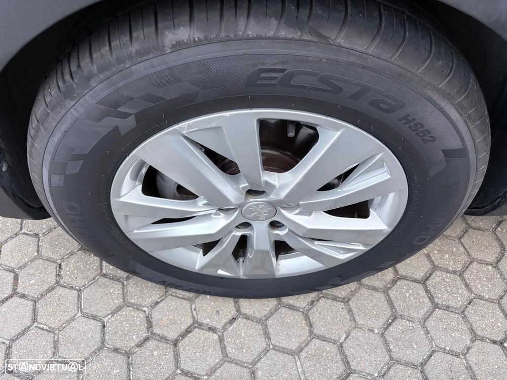 Peugeot 3008 1.2 PureTech Allure EAT8 - 13