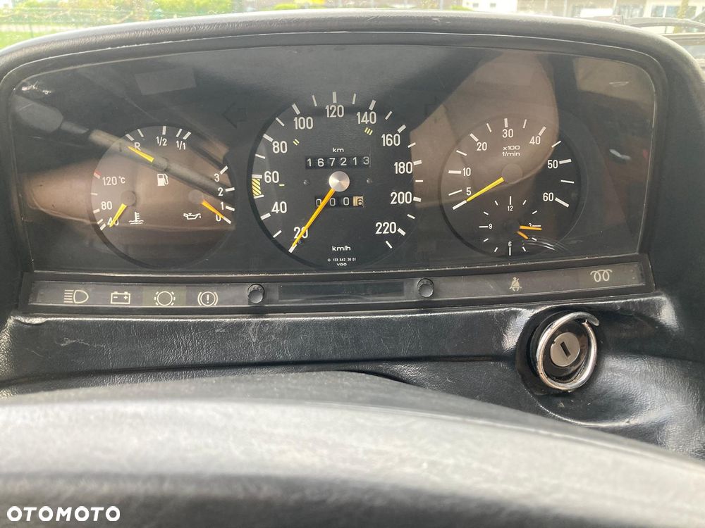 Mercedes-Benz W123 - 10