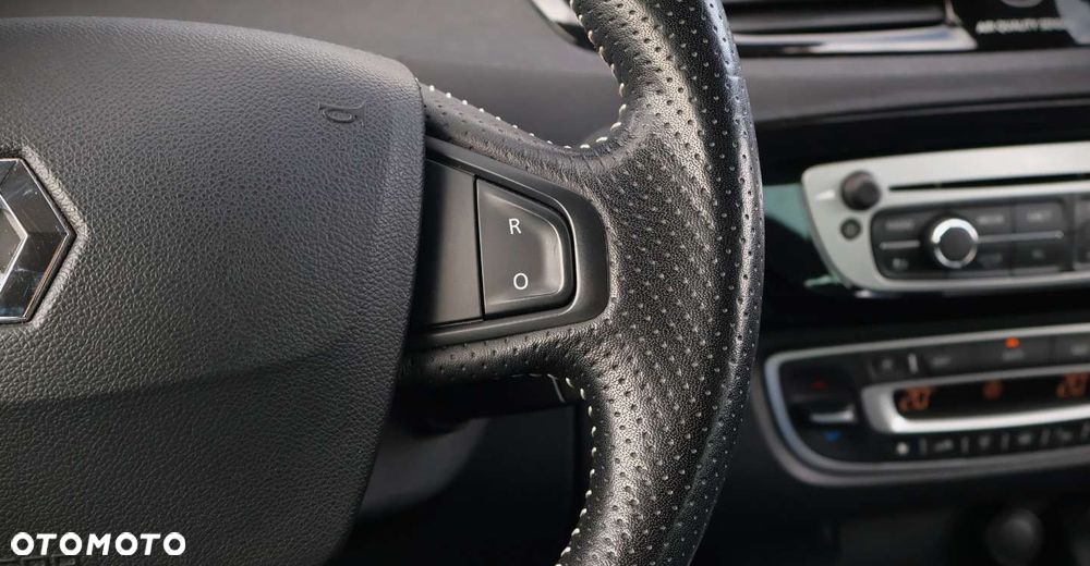 Renault Grand Scenic - 25