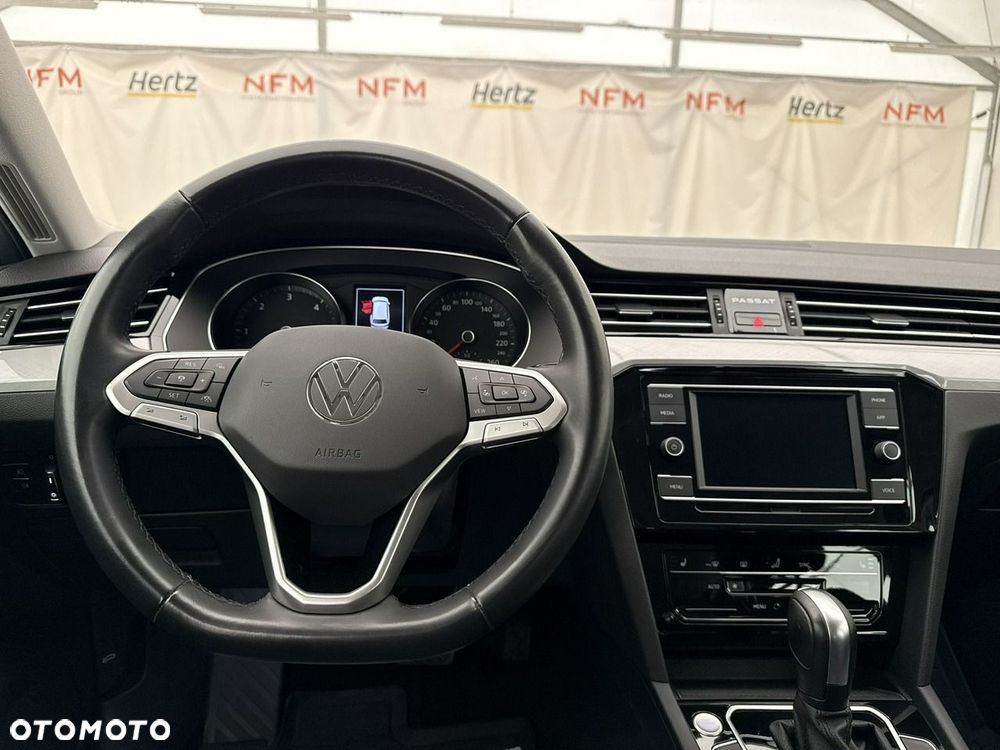Volkswagen Passat - 15