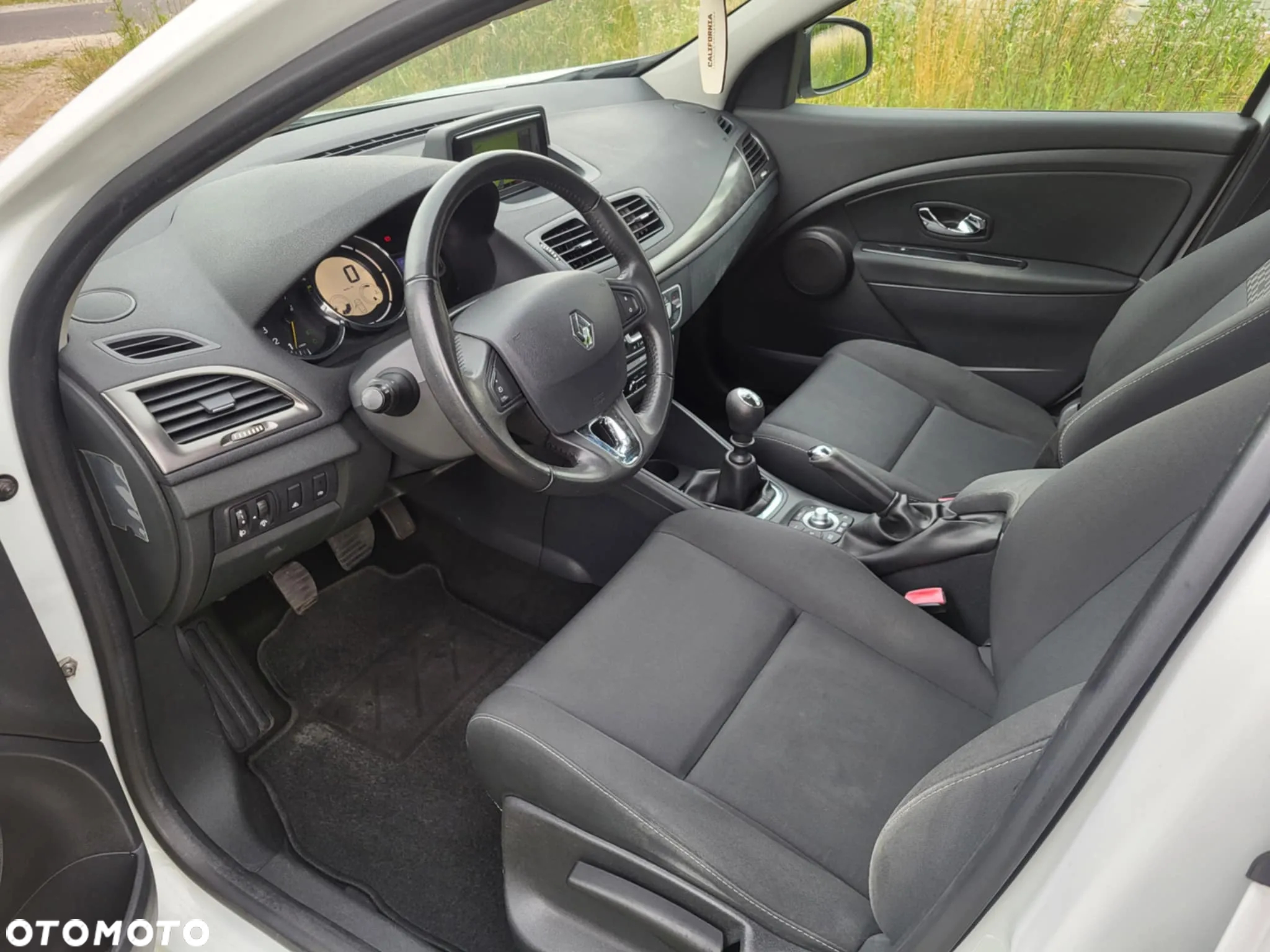 Renault Megane Grandtour ENERGY TCe 115 Start & Stop Bose Edition - 8