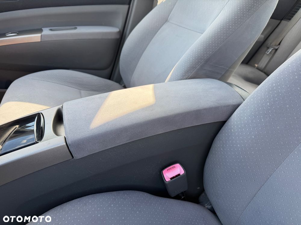 Toyota Prius 1.5 VVT-i Prestige - 23